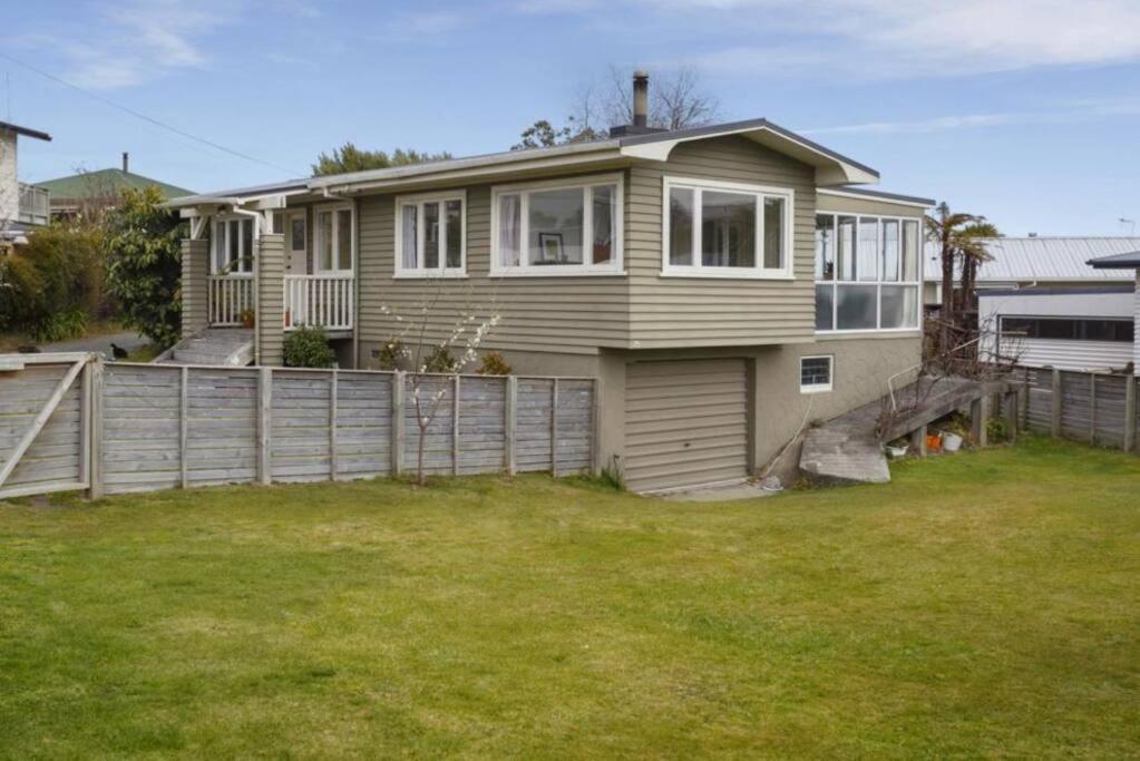 Adventurers Retreat Villa Taupo Bagian luar foto
